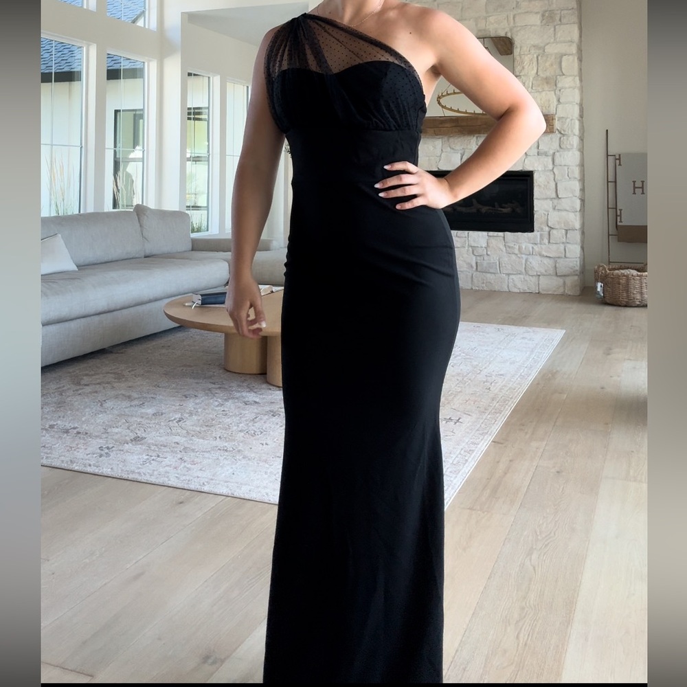 Black gown with polka dot mesh strap 🖤